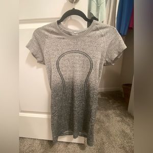 Lululemon Swiftly Tech Short Sleeve Crew white/dark cast